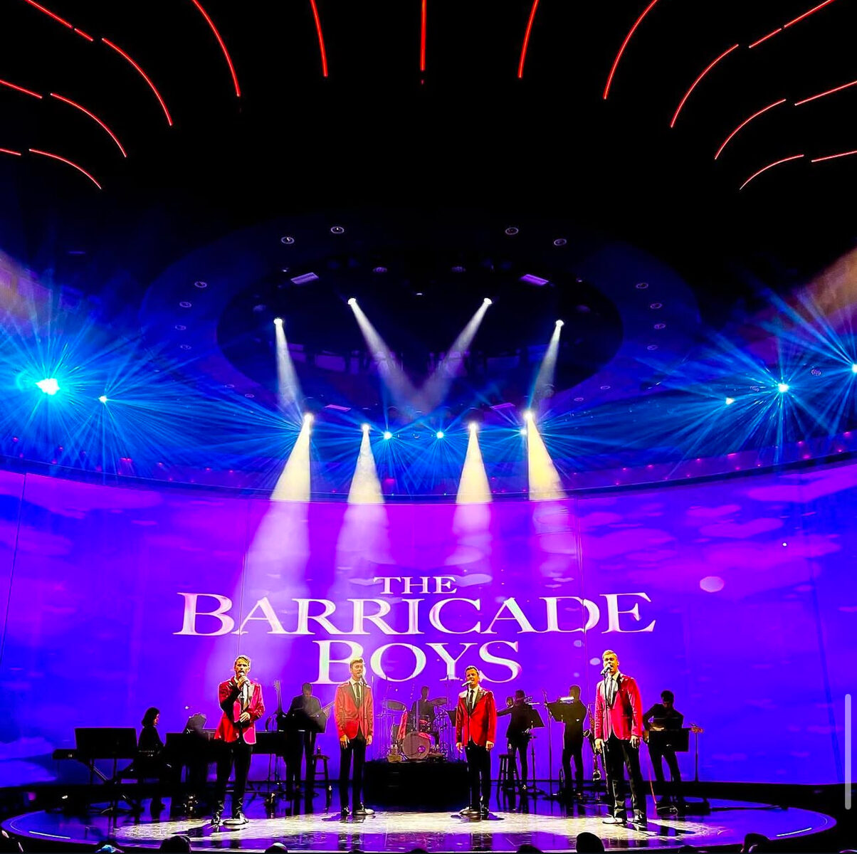Fraser performing with The Barricade Boys